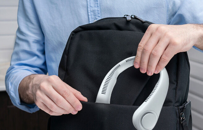 FluxoFan im Rucksack verstaut, bereit für unterwegs